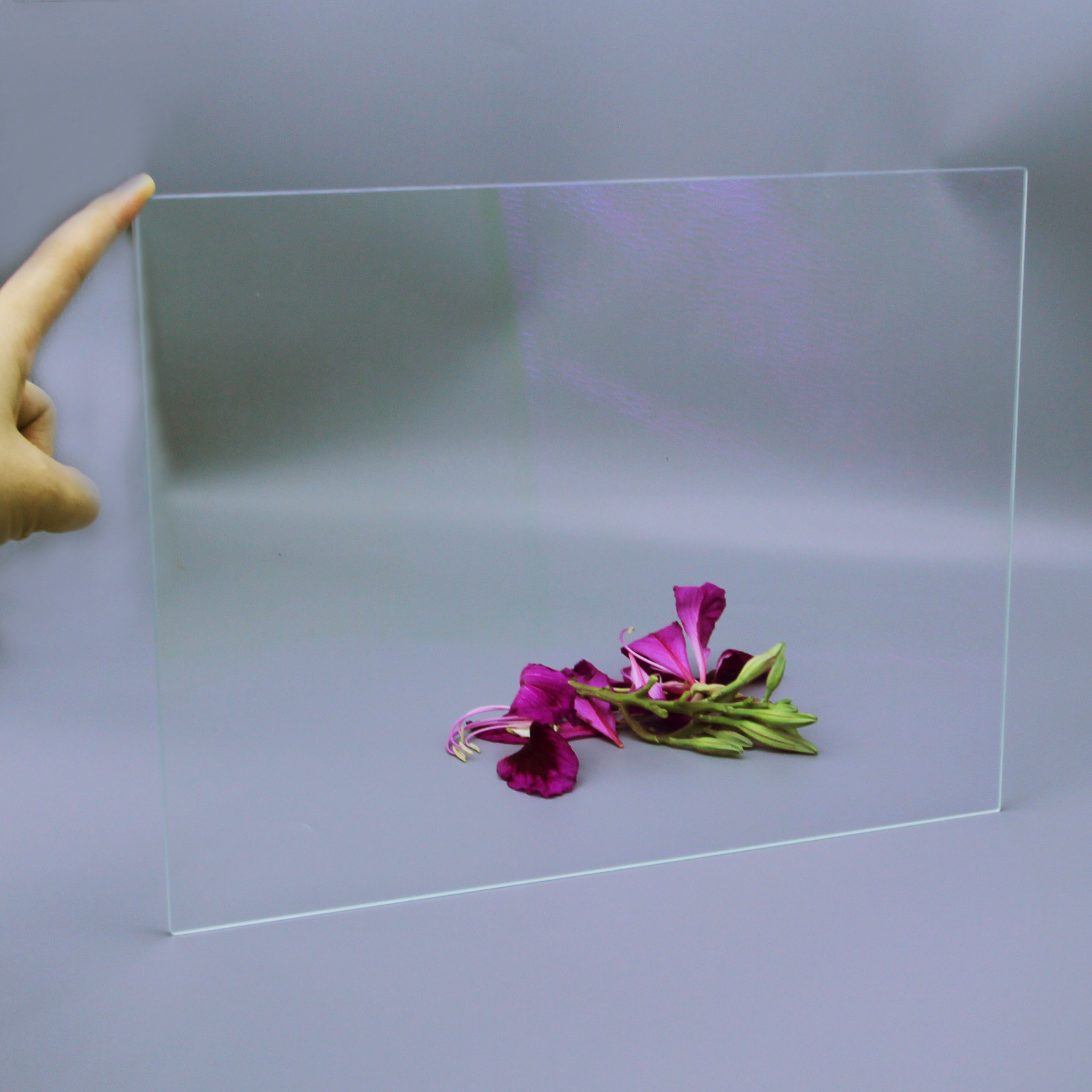 High Transparent Double Sides Tempered AR Coating Anti Reflective Glass for Museum Showcase High End LCD Display Cover Glass