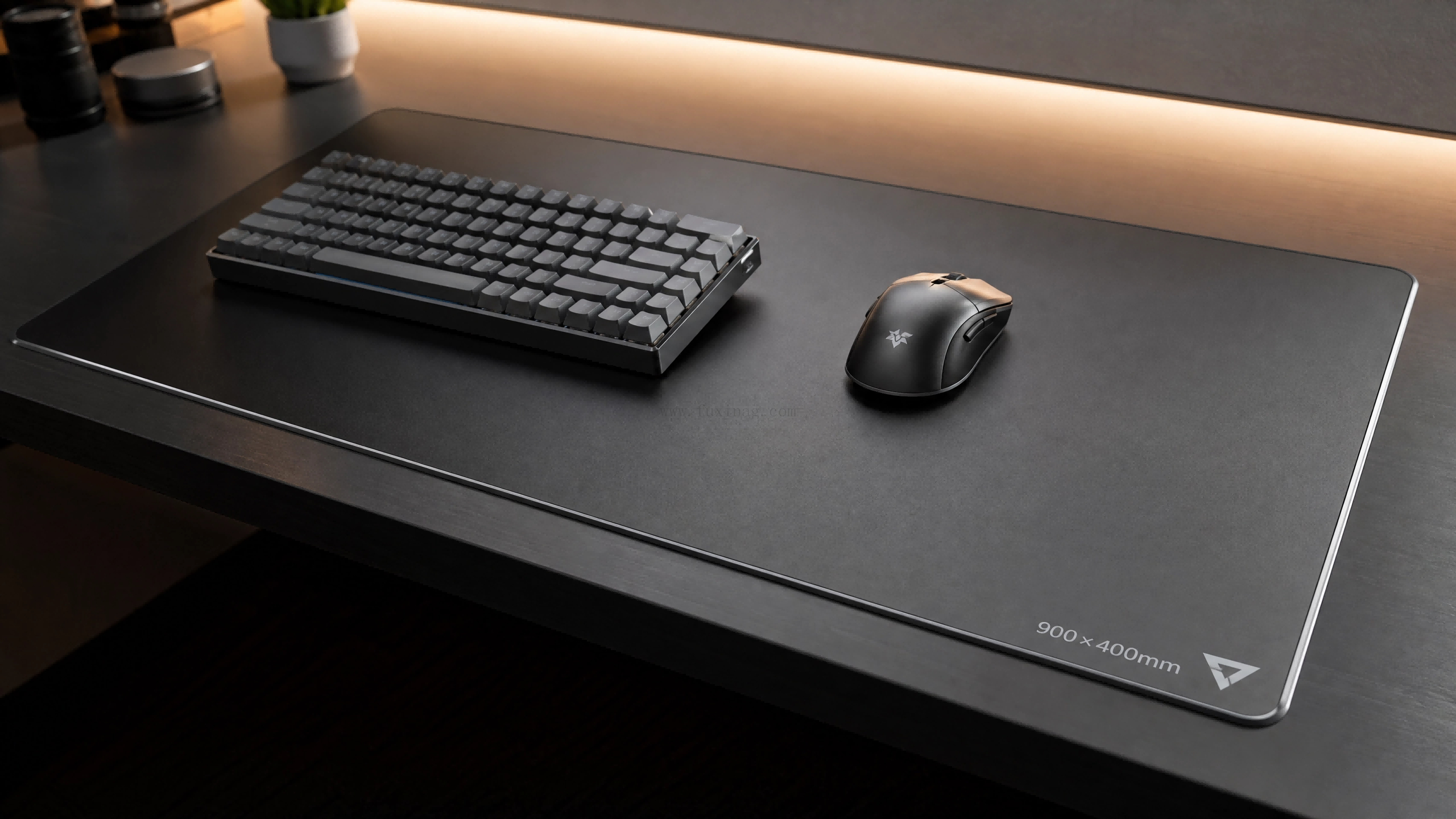 glass_mousepad_main_hero.png